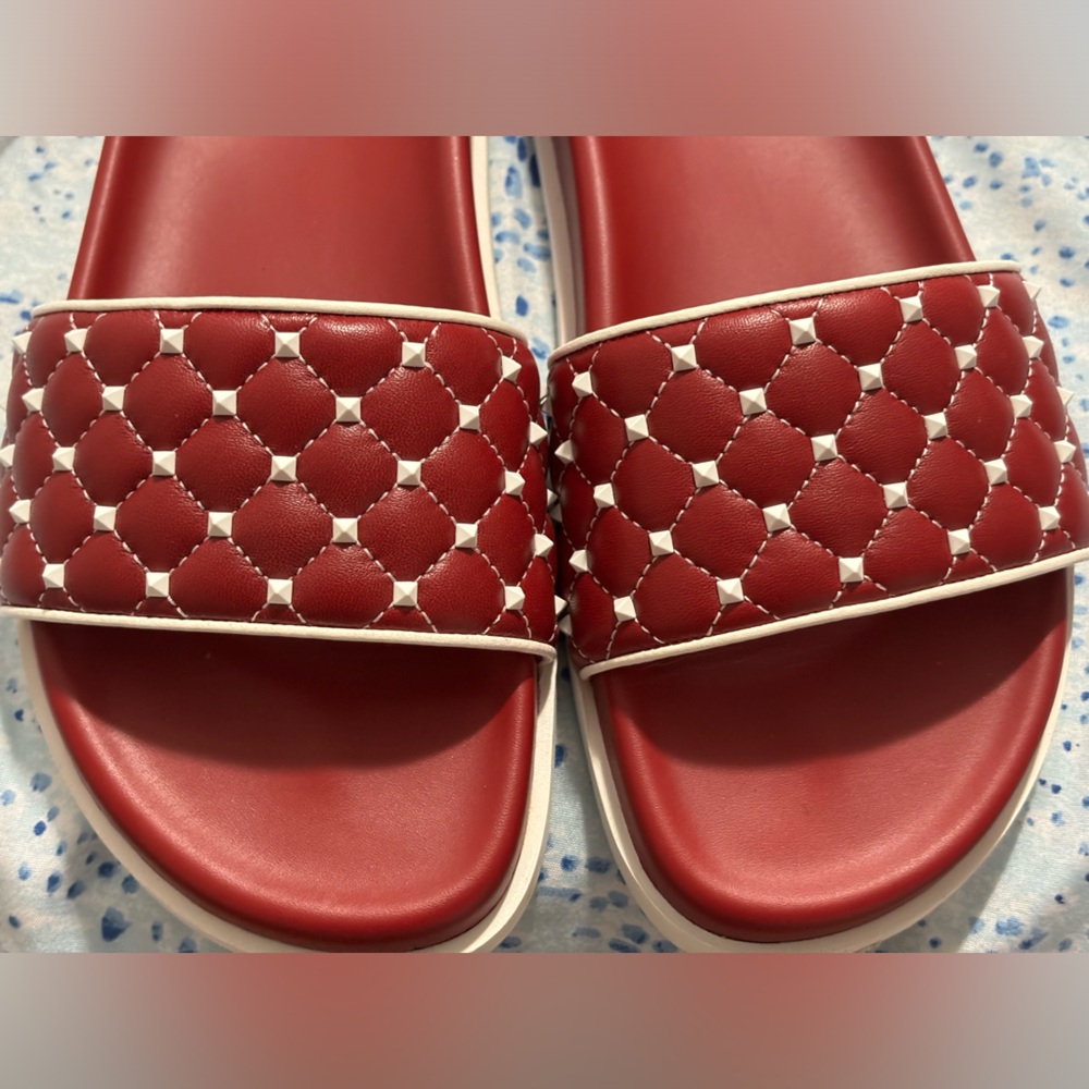 Valentino Garavani Rockstud Slides in Red and white - Picture 9 of 15